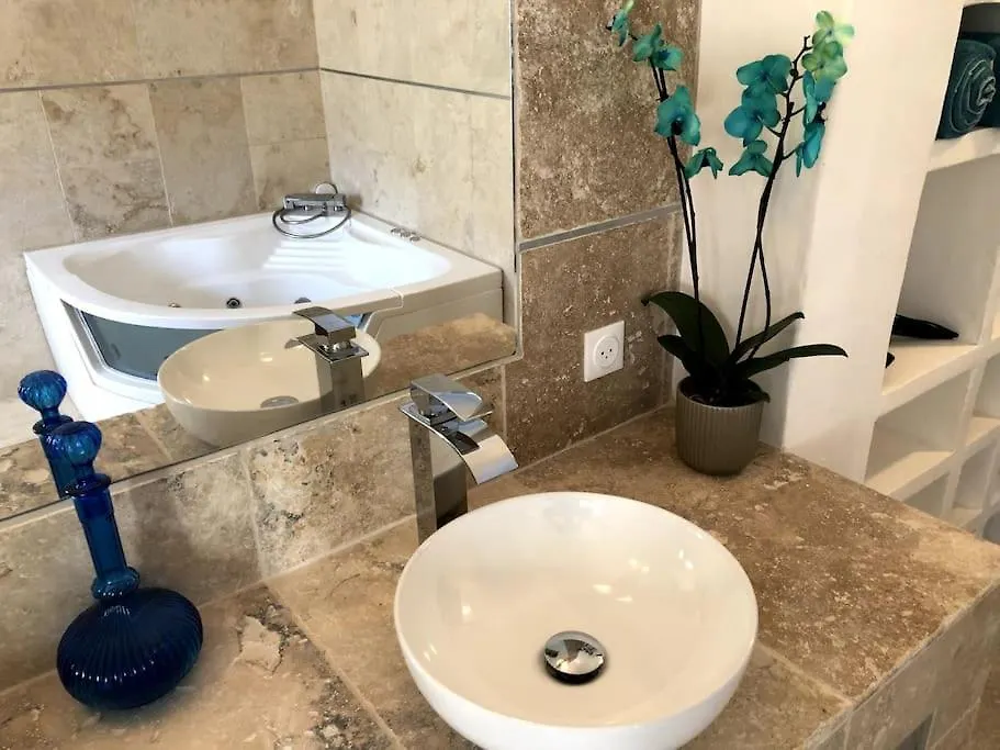 Gites Bois-Mariage Veaux Holiday home